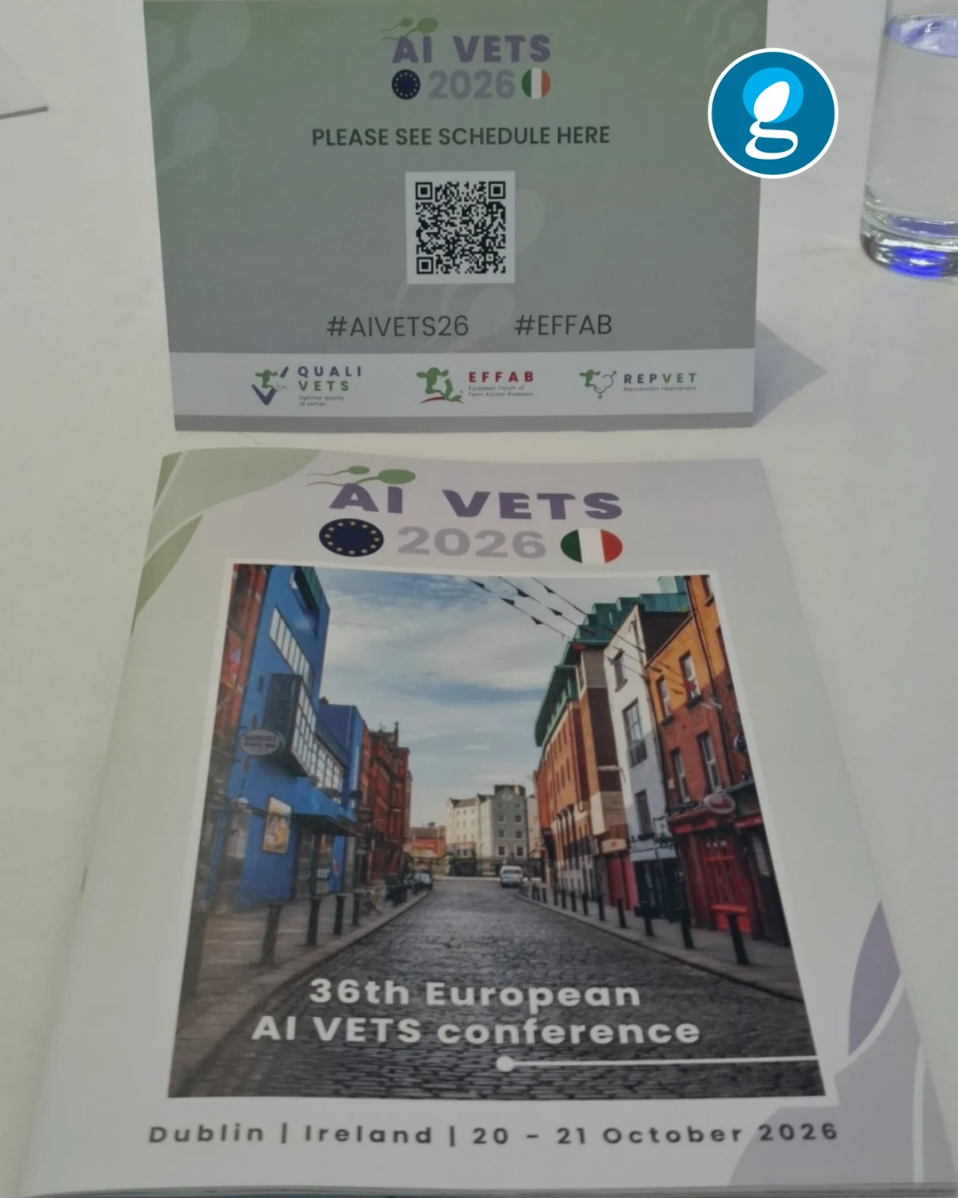 Materiais da conferência AI Vets 2026 em Dublin, Irlanda, com folheto oficial e programação do evento sobre inseminação artificial veterinária.
